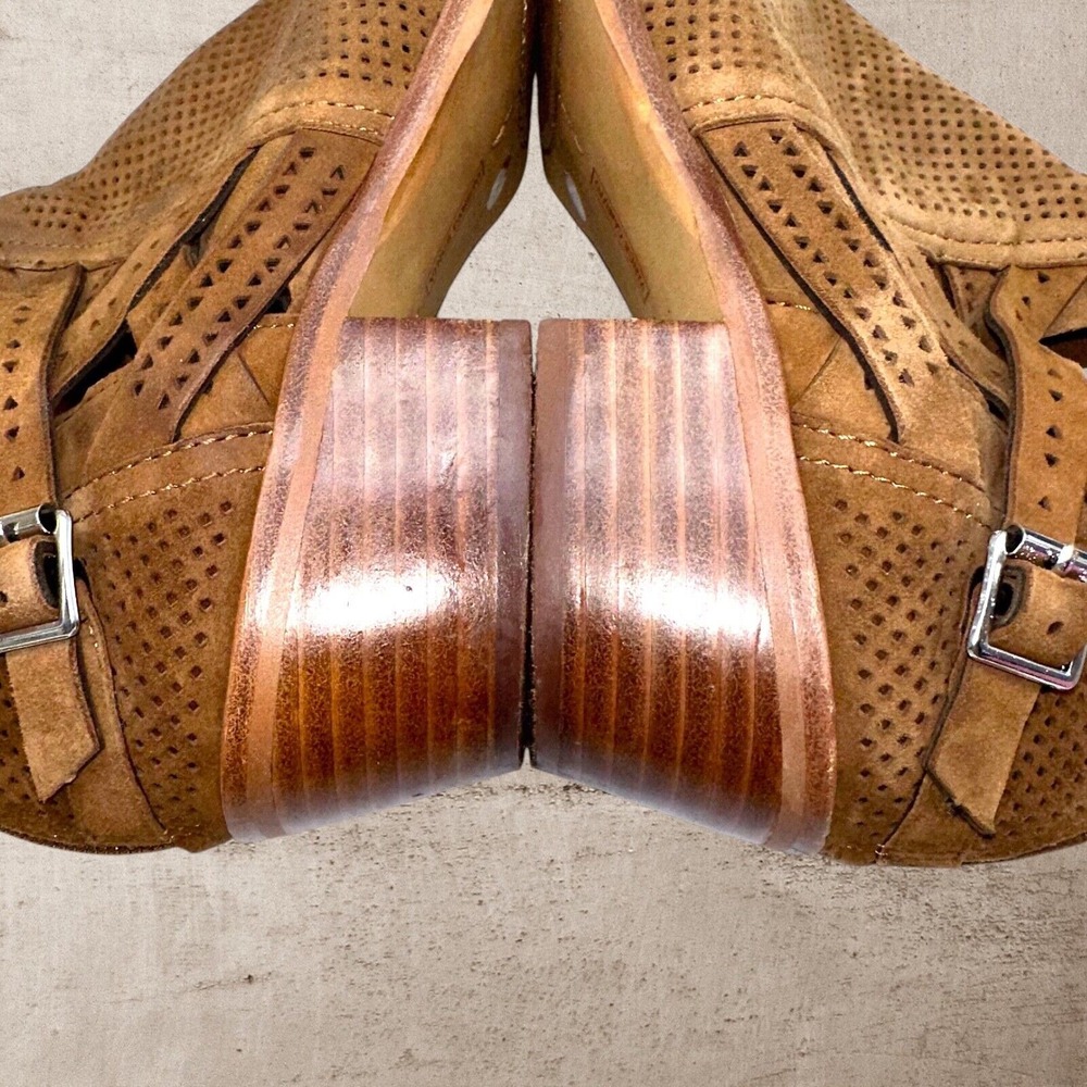 Vince Camuto Women Pranika Seed Brown True Suede Perforated Bootie Boot 9.5 EU41 - Picture 10 of 14